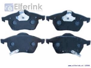 New Front brake pad Saab 900 Price € 28,44 Inclusive VAT offered by Auto Demontage Elferink B.V.