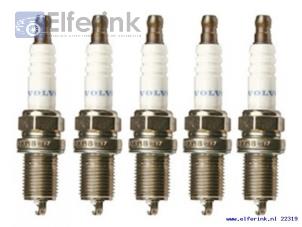 New Set of spark plugs Volvo S60 Price € 90,75 Inclusive VAT offered by Auto Demontage Elferink B.V.