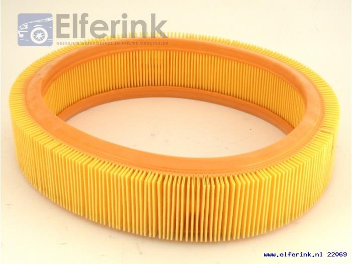 Air filter from a Volvo 4-Serie 1989