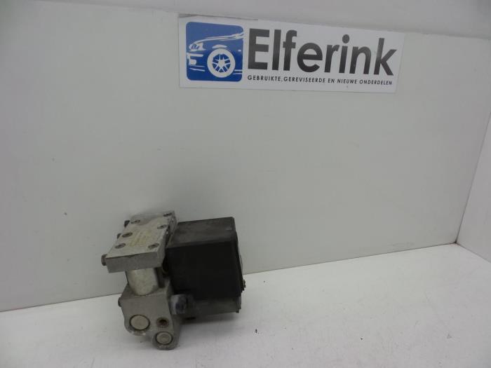 Usagé Bloc ABS Volvo 960 I 3.0i 24V Prix € 100,00 Règlement à la marge proposé par Auto Demontage Elferink B.V.