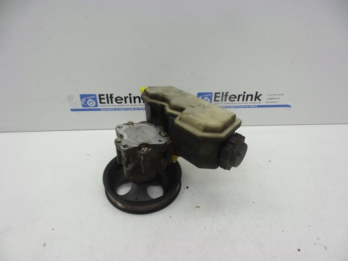 Usagé Pompe de direction Opel Vectra B (36) 2.0 16V Ecotec Prix € 50,00 Règlement à la marge proposé par Auto Demontage Elferink B.V.