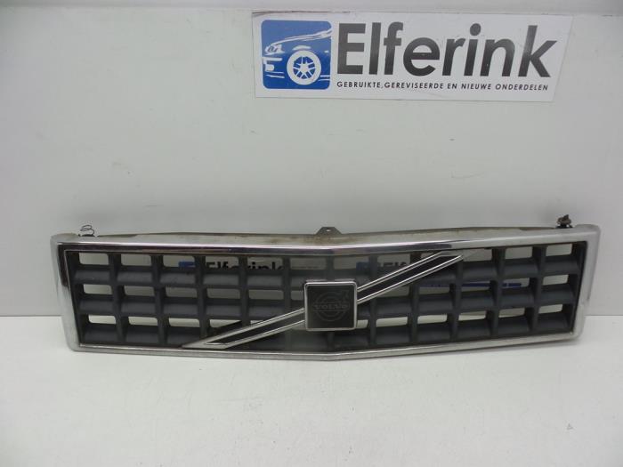 Używane Grill Volvo 340/343/345 340 1.4 Cena € 25,00 Procedura marży oferowane przez Auto Demontage Elferink B.V.