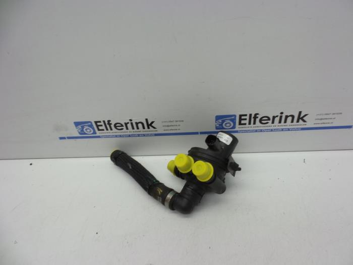 Begagnade Extra vattenpump Opel Ampera-e 1.4 16V Pris € 25,00 Marginaltabell erbjuds av Auto Demontage Elferink B.V.