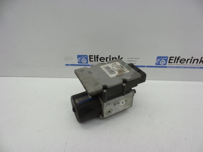 Usagé Bloc ABS Saab 9-3 II Sport Sedan (YS3F) 2.0t 16V BioPower Prix € 100,00 Règlement à la marge proposé par Auto Demontage Elferink B.V.
