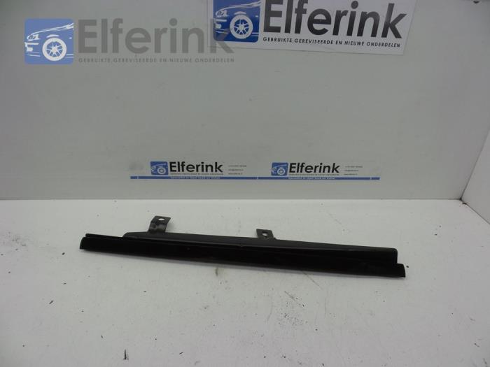 Window rubber from a Saab 9-3 I (YS3D) 2.0t 16V Ecopower 2001