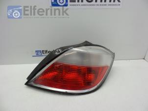 Used Taillight, right Opel Astra H GTC (L08) 1.9 CDTi 100 Price € 40,00 Margin scheme offered by Auto Demontage Elferink B.V.