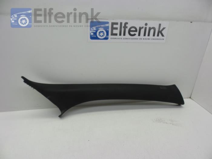 Trim strip, front right from a Volvo S60 Cross Country (FH) 2.0 D4 16V 2015