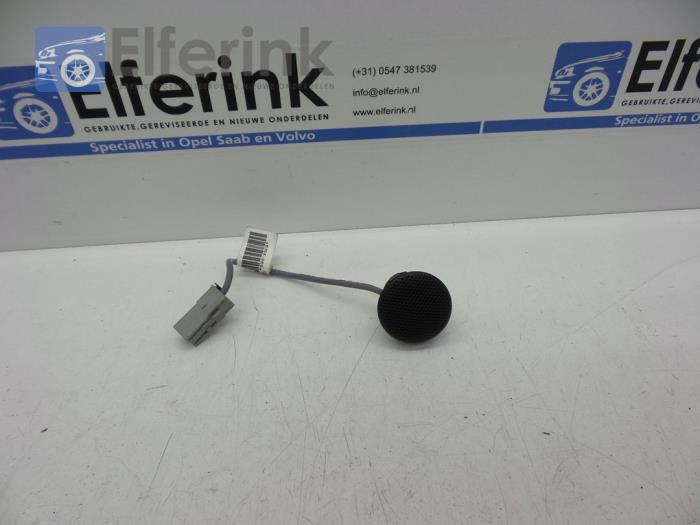 Microphone from a Volvo S60 Cross Country (FH) 2.0 D4 16V 2015