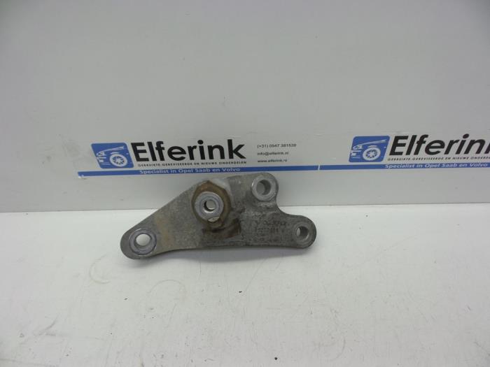 Used Engine mount Volvo V40 (MV) 2.0 D4 20V Price € 25,00 Margin scheme offered by Auto Demontage Elferink B.V.