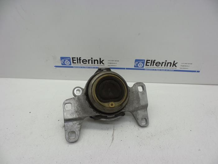 Used Engine mount Volvo V40 (MV) 2.0 D3 16V Price € 25,00 Margin scheme offered by Auto Demontage Elferink B.V.