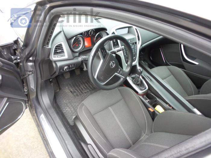 Airbag set+module from a Opel Astra J Sports Tourer (PD8/PE8/PF8) 1.4 Turbo 16V Bi-Fuel 2011