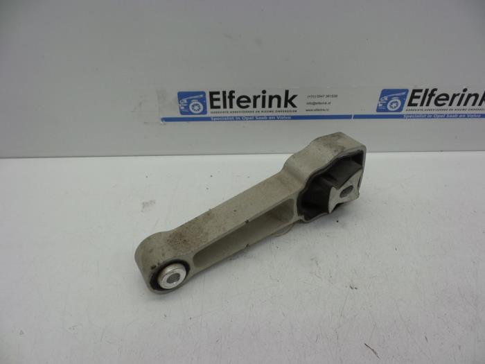 Used Engine mount Volvo XC70 (BZ) 3.0 T6 24V AWD Price € 25,00 Margin scheme offered by Auto Demontage Elferink B.V.