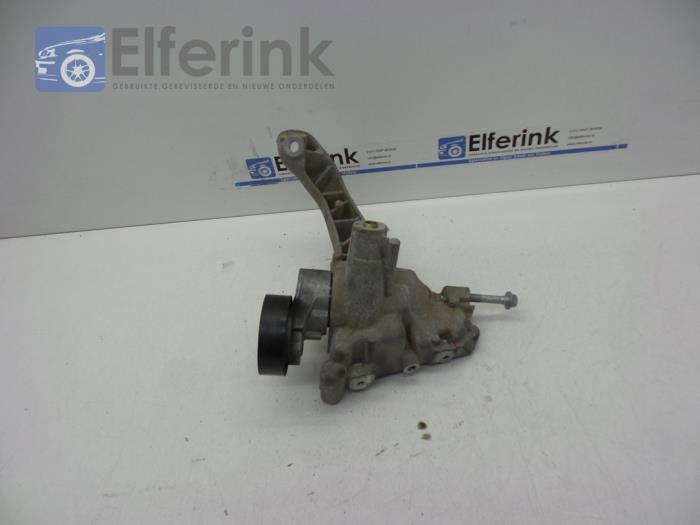 Engine mount from a Volvo XC70 (BZ) 3.0 T6 24V AWD 2013