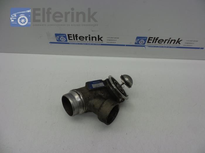 Turbo relief valve from a Volvo S60 Cross Country (FH) 2.0 D4 16V 2015