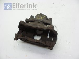 Used Front brake calliper, left Opel Signum (F48) 2.2 DGI 16V Price € 50,00 Margin scheme offered by Auto Demontage Elferink B.V.