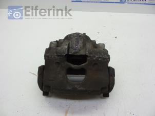 Used Front brake calliper, right Opel Signum (F48) 2.2 DGI 16V Price € 50,00 Margin scheme offered by Auto Demontage Elferink B.V.