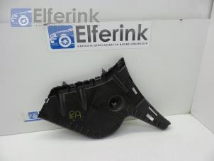 Używane Wspornik zderzaka prawy tyl Volvo V60 I (FW/GW) 2.0 D2 16V Cena € 20,00 Procedura marży oferowane przez Auto Demontage Elferink B.V.