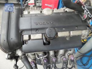 Usados Motor Volvo V70 (SW) 2.4 20V 140 Precio € 250,00 Norma de margen ofrecido por Auto Demontage Elferink B.V.
