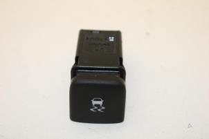 Usados Interruptor ESP Saab 9-5 Precio € 25,00 Norma de margen ofrecido por Auto Demontage Elferink B.V.