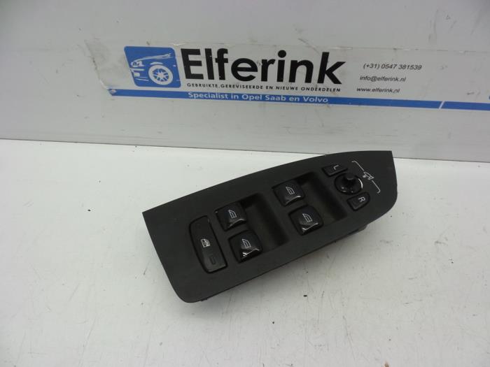 Usados Interruptor de ventanilla eléctrica Volvo S90 II 2.0 D4 16V Precio € 50,00 Norma de margen ofrecido por Auto Demontage Elferink B.V.