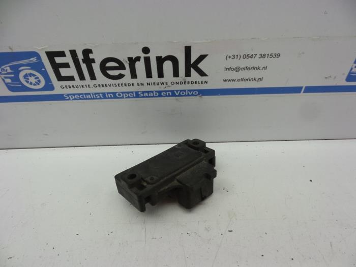 Begagnade MAP-sensor (insugsrör) Opel Tigra (75) 1.6i 16V Pris € 25,00 Marginaltabell erbjuds av Auto Demontage Elferink B.V.