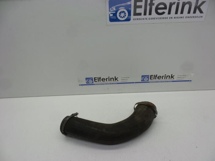 Gebrauchte Intercooler Schlauch Volvo V60 I (FW/GW) 2.0 D3 20V Preis € 25,00 Margenregelung angeboten von Auto Demontage Elferink B.V.