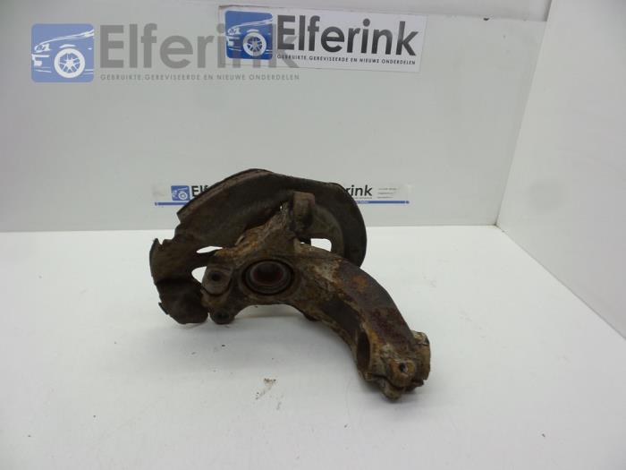 Knuckle, front left from a Volvo XC70 (BZ) 2.4 D5 20V AWD 2008