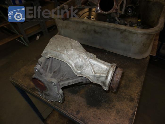Front differential from a Volvo XC70 (BZ) 2.4 D5 20V AWD 2008
