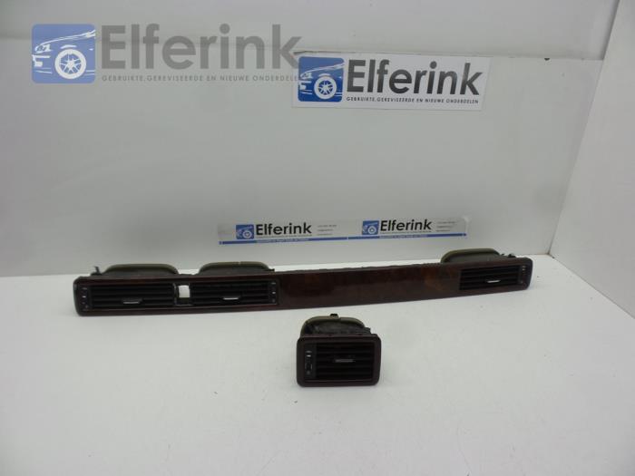 Dashboard decoration strip from a Volvo XC70 (BZ) 2.4 D5 20V AWD 2008