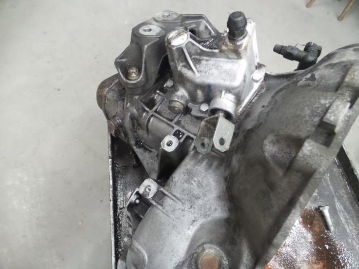 Gebrauchte Getriebe Opel Corsa C (F08/68) 1.8 16V GSi Preis € 150,00 Margenregelung angeboten von Auto Demontage Elferink B.V.