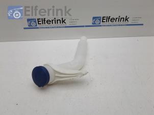 Used Front windscreen washer reservoir Opel Corsa F (UB/UH/UP) 1.2 Turbo 12V 100 Price € 25,00 Margin scheme offered by Auto Demontage Elferink B.V.