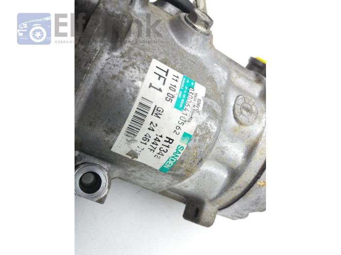 Air conditioning pump from a Opel Corsa C (F08/68) 1.2 16V Twin Port 2006