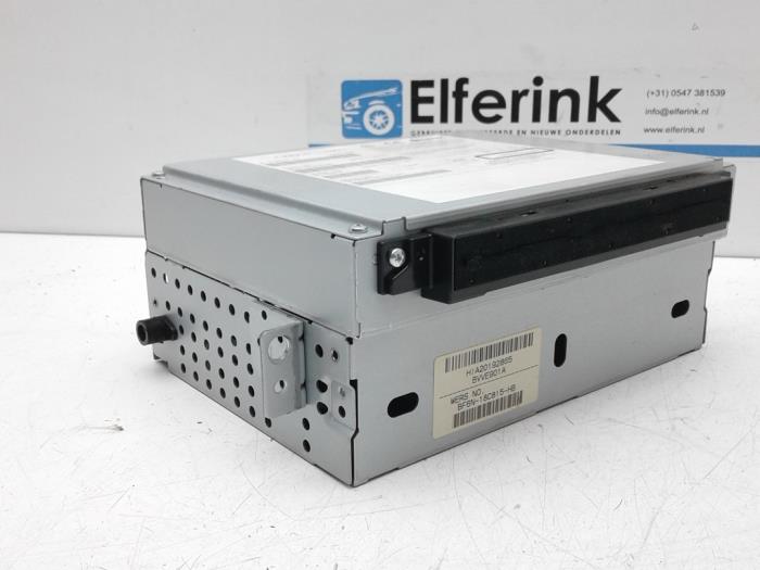 Radio CD player Volvo V60 I 2.0 D3 20V 31358321AA VOLVO