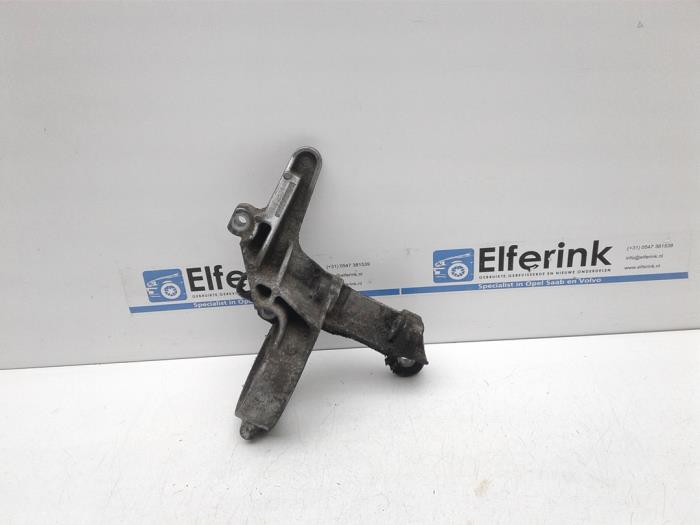 Używane Wspornik silnika Saab 9-3 I (YS3D) 2.0t 16V Ecopower Cena € 25,00 Procedura marży oferowane przez Auto Demontage Elferink B.V.