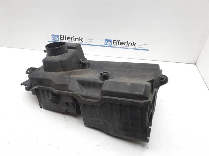 Gebrauchte Luftfiltergehäuse Volvo V50 (MW) 2.4 20V Preis € 50,00 Margenregelung angeboten von Auto Demontage Elferink B.V.