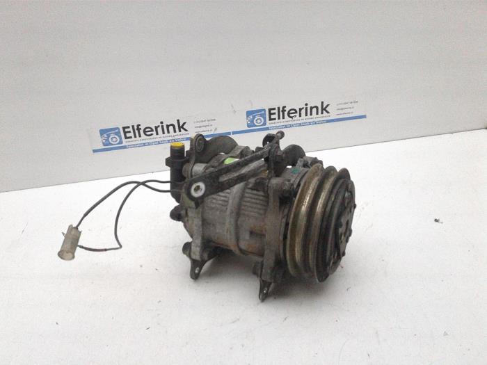 Usagé Compresseur de clim Volvo 940 II 2.0 Turbo Prix € 100,00 Règlement à la marge proposé par Auto Demontage Elferink B.V.