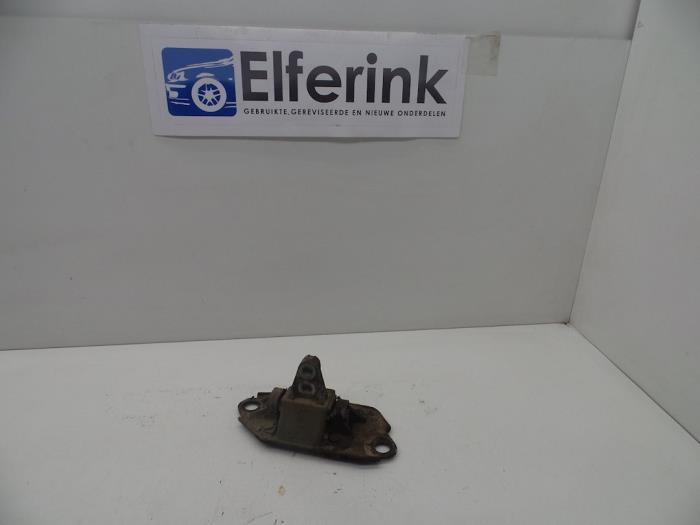 Gebrauchte Motorlager Volvo S80 (TR/TS) 2.4 SE 20V 170 Preis € 25,00 Margenregelung angeboten von Auto Demontage Elferink B.V.