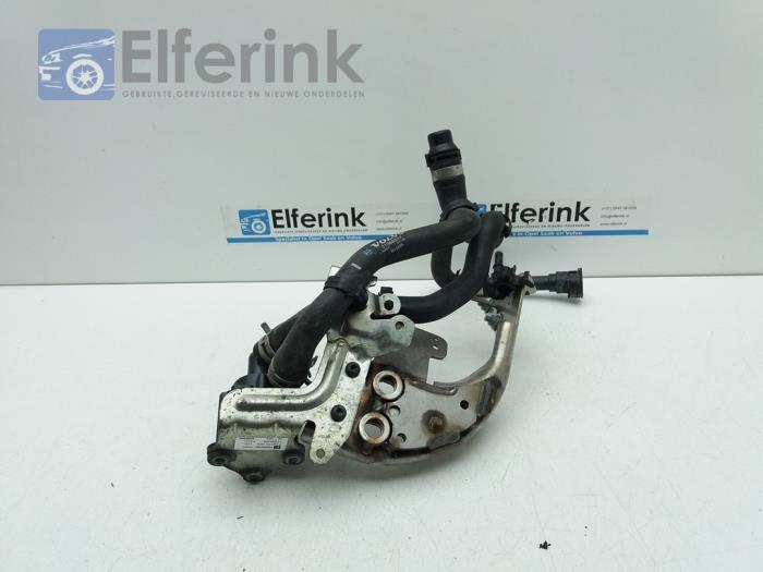 Additional water pump from a Volvo V90 Cross Country (PZ) 2.0 D5 16V AWD 2018