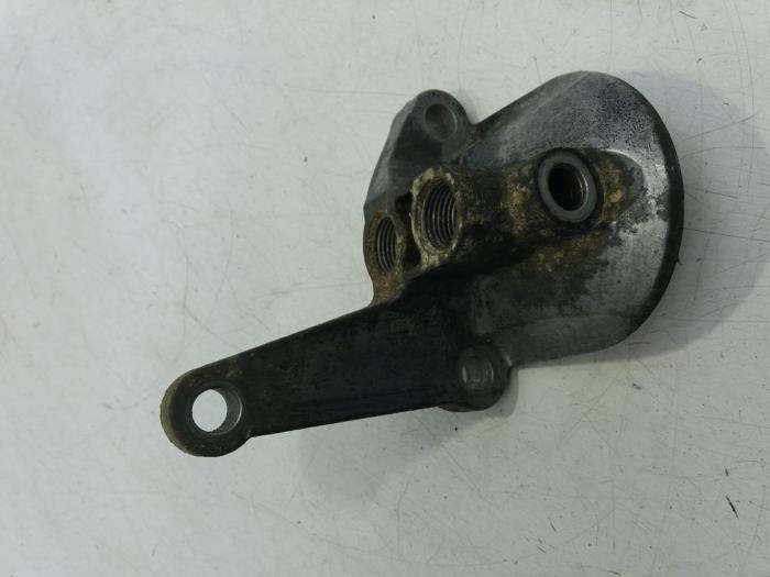 Gebrauchte Ölfilterhalter Saab 9-5 (YS3E) 3.0 t V6 24V Preis € 25,00 Margenregelung angeboten von Auto Demontage Elferink B.V.