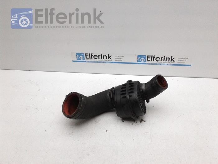 Air intake hose from a Volvo XC60 I (DZ) 2.4 D3 20V 2010