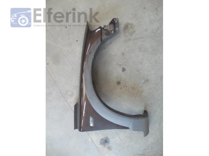 Front wing, right from a Volvo XC70 (SZ) XC70 2.4 T 20V 2001