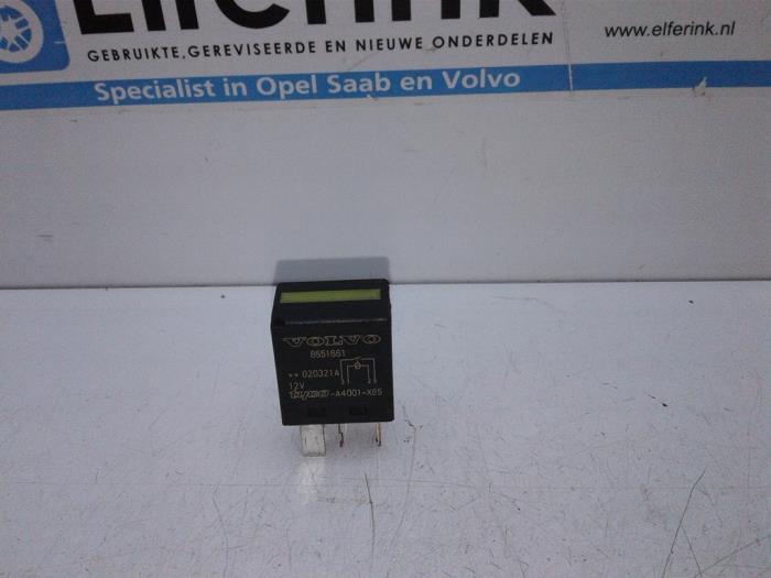 Begagnade Relä Volvo V70 (SW) 2.4 T 20V Pris € 25,00 Marginaltabell erbjuds av Auto Demontage Elferink B.V.