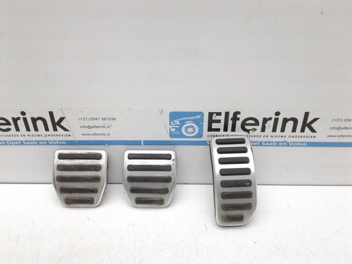 Gebrauchte Pedale Set Volvo XC60 I (DZ) 2.0 D4 16V Preis € 40,00 Margenregelung angeboten von Auto Demontage Elferink B.V.
