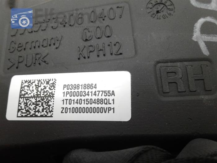 Sicherheitsgurt rechts hinten van een Volvo XC60 I (DZ) 2.0 D4 16V 2014