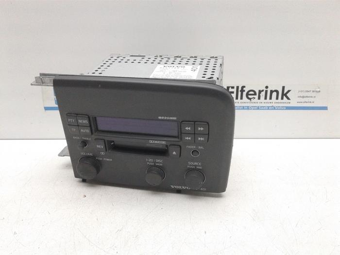 Używane Radio Volvo S80 (TR/TS) 2.4 20V 140 Cena € 50,00 Procedura marży oferowane przez Auto Demontage Elferink B.V.