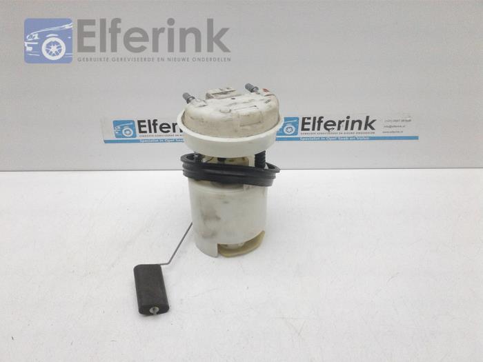 Electric fuel pump from a Volvo S40 (VS) 1.8 16V 1997