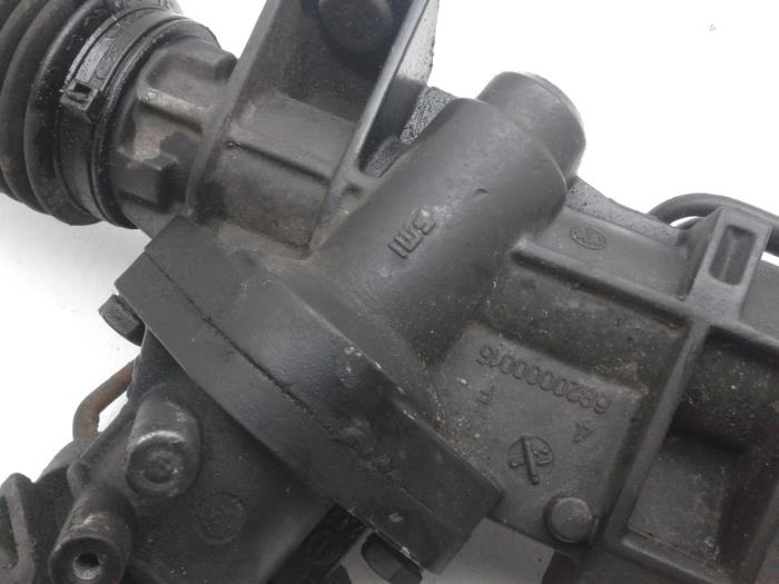 Power steering box Volvo V70 2.4 D5 20V - 8671243 SMI