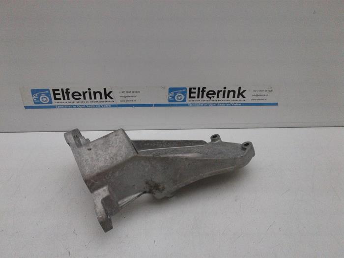 Used Engine mount Volvo V40 Cross Country (MZ) 1.5 T3 16V Geartronic Price € 25,00 Margin scheme offered by Auto Demontage Elferink B.V.