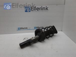 Used Front shock absorber rod, right Volvo V40 Cross Country (MZ) 1.5 T3 16V Geartronic Price € 100,00 Margin scheme offered by Auto Demontage Elferink B.V.