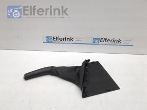 Used Parking brake lever cover Volvo V40 Cross Country (MZ) 1.5 T3 16V Geartronic Price € 20,00 Margin scheme offered by Auto Demontage Elferink B.V.
